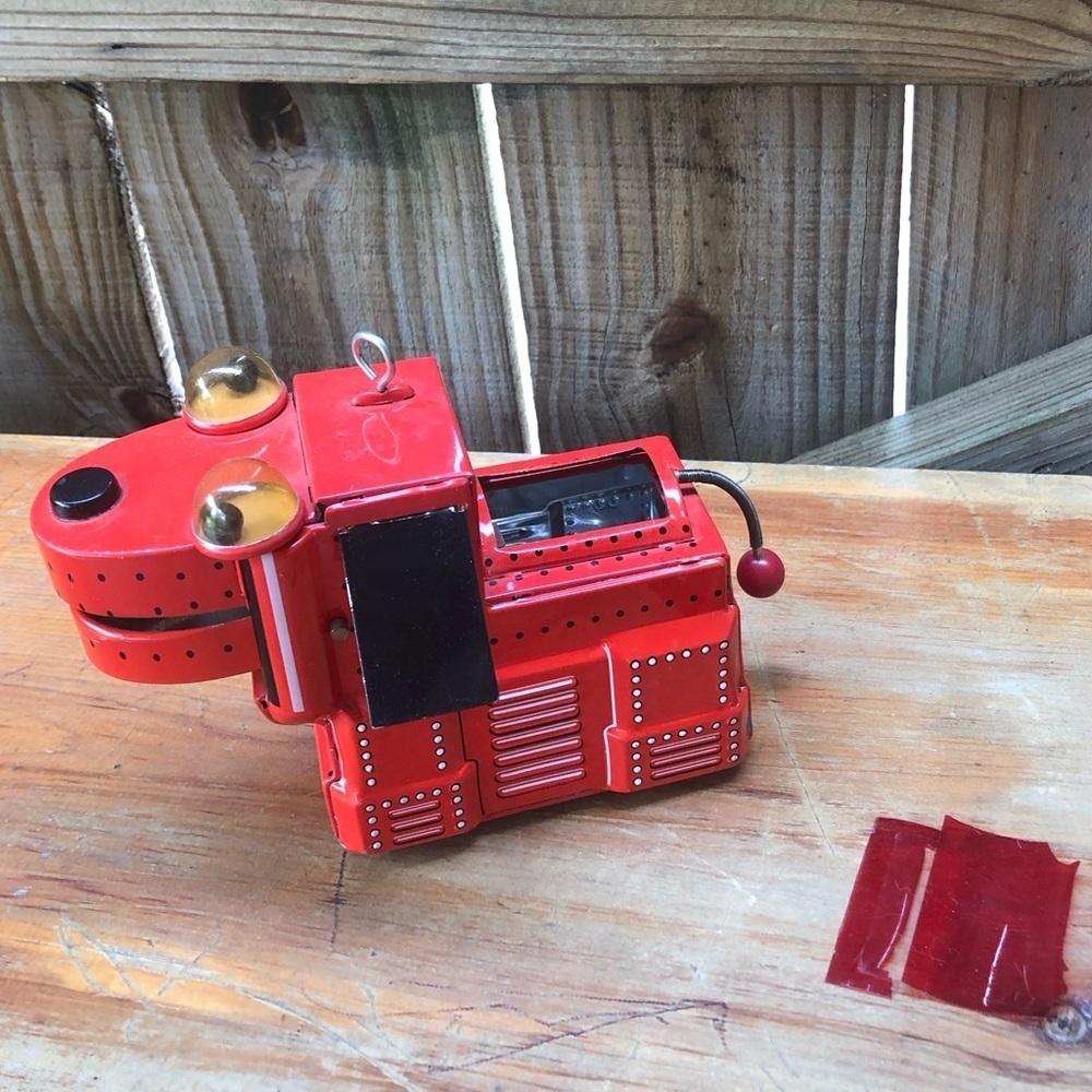 Vintage 1999 Wind Up Toy Rover the Space Dog by Schylling 6”L